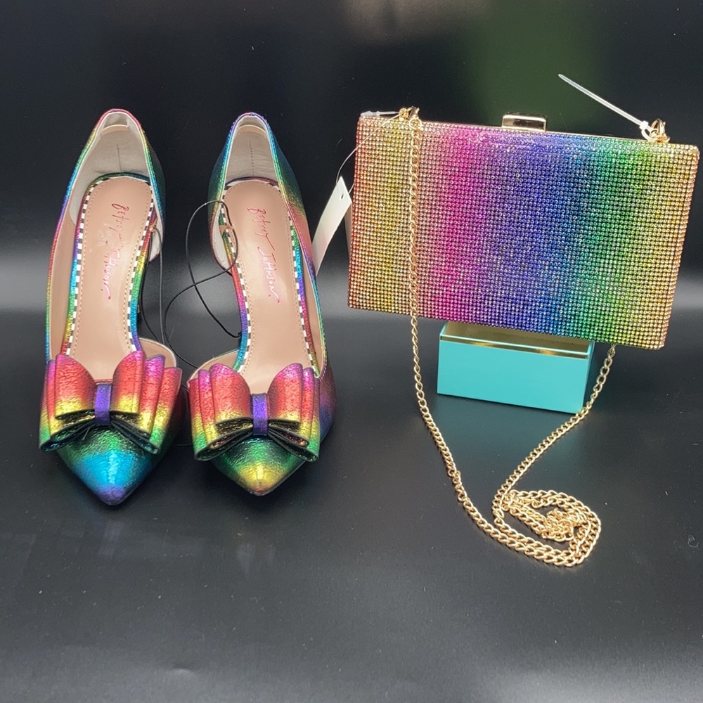Betsey Johnson 🌈 pump & ombré rainbow rhinestone bag